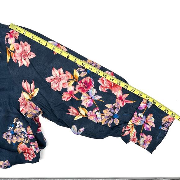 Tolani Collection ruffle collar blue floral button down blouse Size 3X - Picture 10 of 11